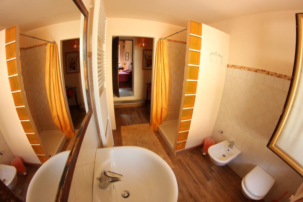 B&B Cascina Moncrava Ivrea Bagian luar foto