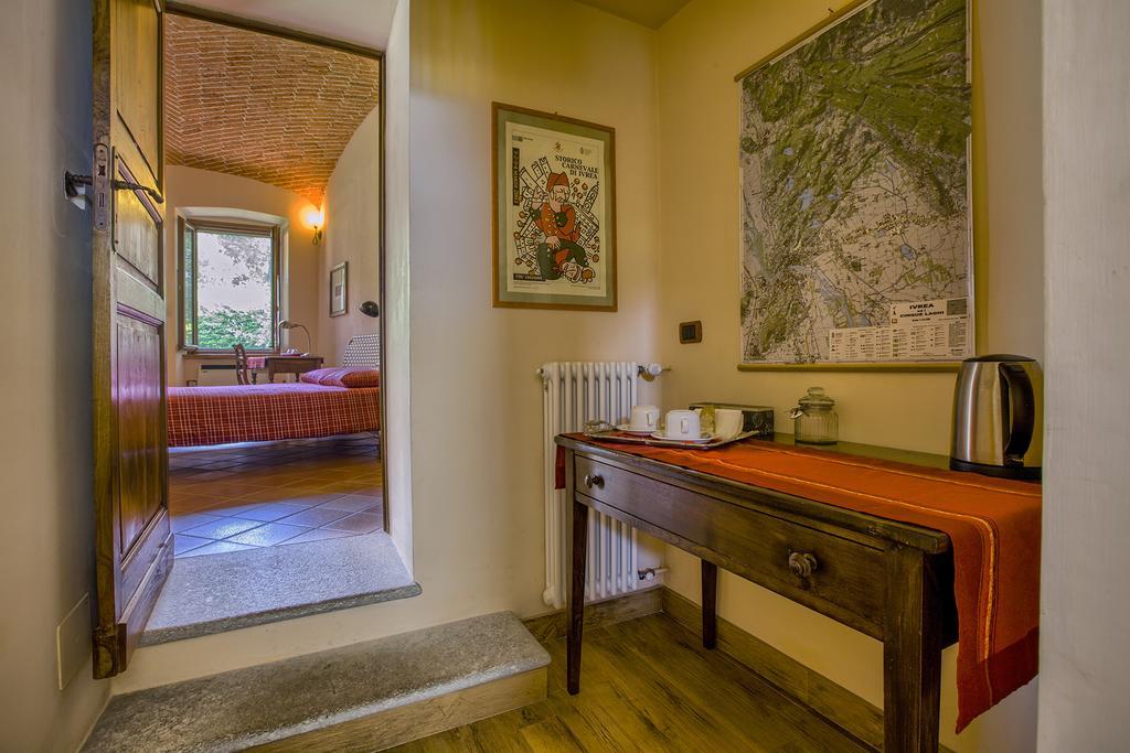 B&B Cascina Moncrava Ivrea Bagian luar foto