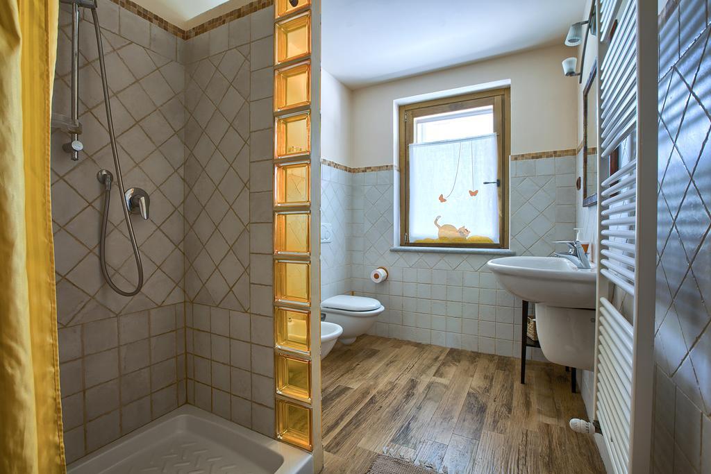 B&B Cascina Moncrava Ivrea Bagian luar foto