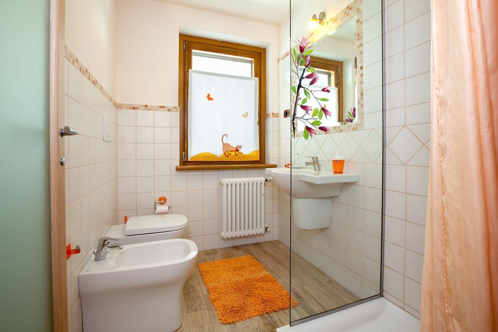 B&B Cascina Moncrava Ivrea Bagian luar foto