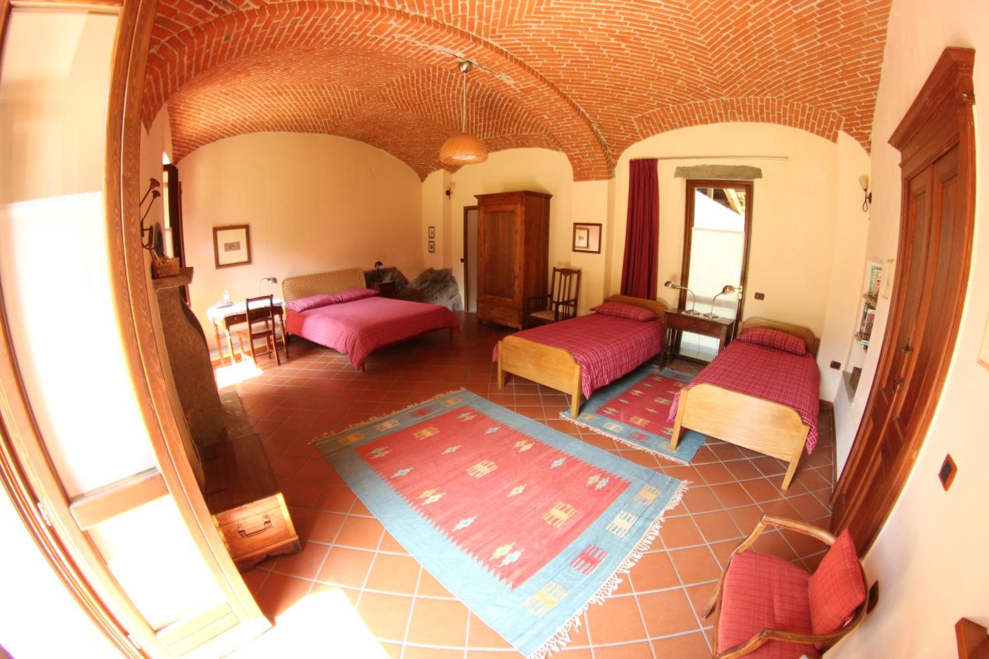 B&B Cascina Moncrava Ivrea Ruang foto