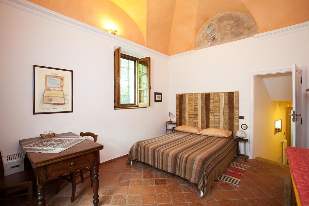 B&B Cascina Moncrava Ivrea Bagian luar foto